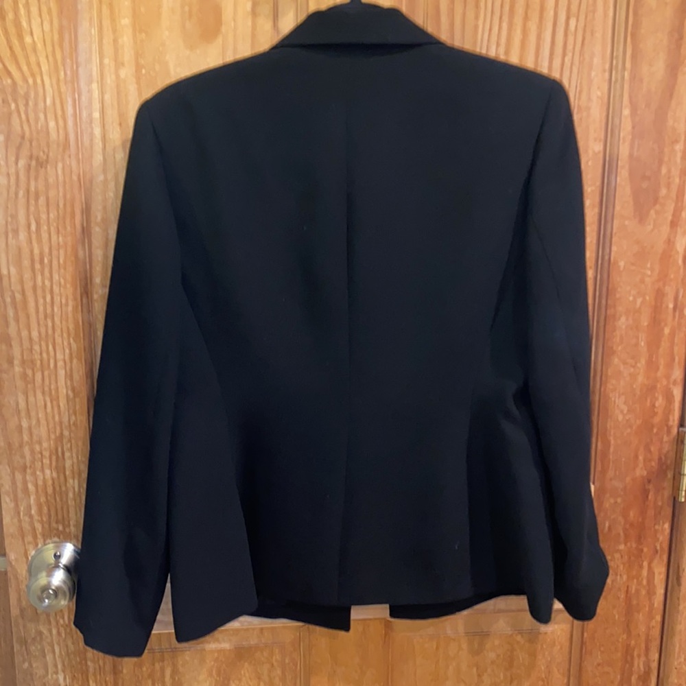 Blazer - Picture 7 of 7